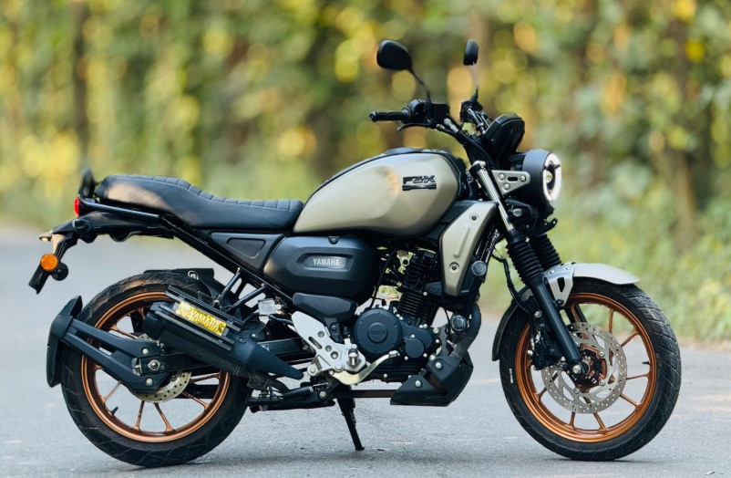 Yamaha FZX ABS Titan Grey 5600KM