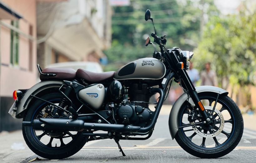 royal enfield classic 350 gunmetal grey with alloy wheels