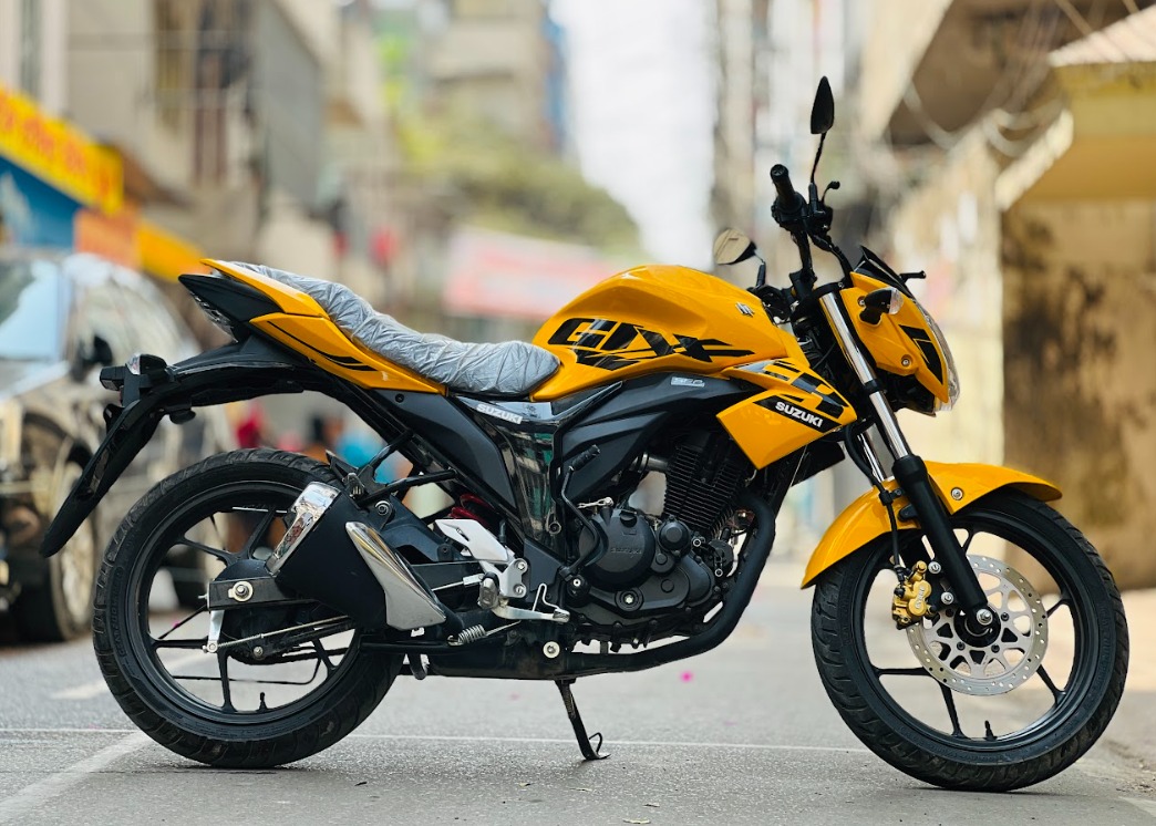 Suzuki Gixxer Monotone Yellow 880KM