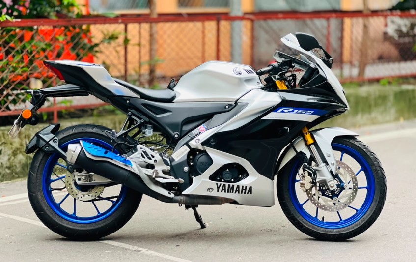 Yamaha R15M BS7 Icon Silver 7900KM