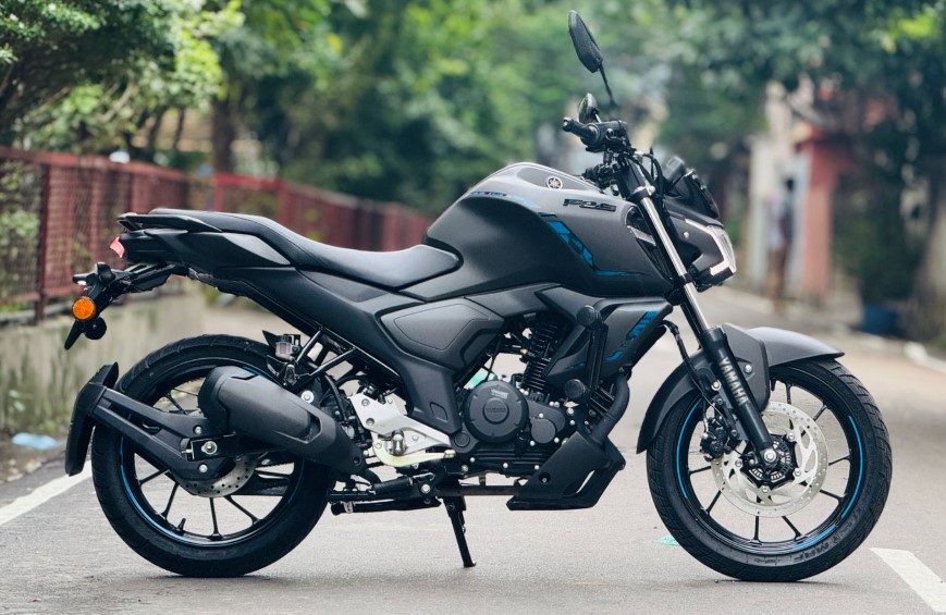 Yamaha FZS V4 ABS Black 130KM