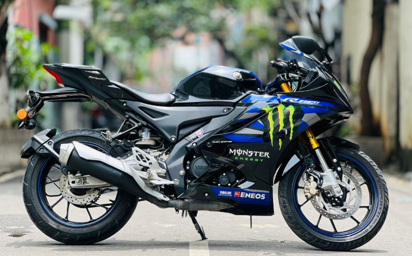 Yamaha R15M Monster BS7 Icon Performance 2500KM